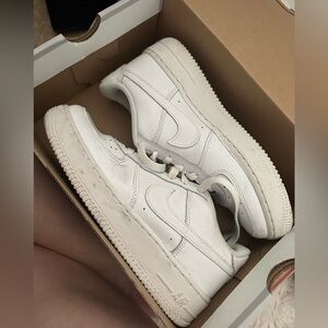 NIKE AIR FORCE 1